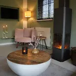 De Brittenburg 4-persoons, Finse Sauna, Hottub, Sunshower, Grote Zonnige Omheinde Tuin, Wifi En Huisdier Vriendelijk Feriehus *