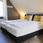De Brittenburg 4-persoons, Finse Sauna, Hottub, Sunshower, Grote Zonnige Omheinde Tuin, Wifi En Huisdier Vriendelijk Feriehus Lievelde