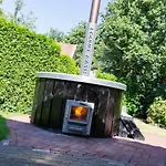 De Brittenburg 4-persoons, Finse Sauna, Hottub, Sunshower, Grote Zonnige Omheinde Tuin, Wifi En Huisdier Vriendelijk Feriehus Lievelde