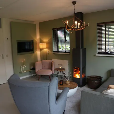 De Brittenburg 4-persoons, Finse Sauna, Hottub, Sunshower, Grote Zonnige Omheinde Tuin, Wifi En Huisdier Vriendelijk