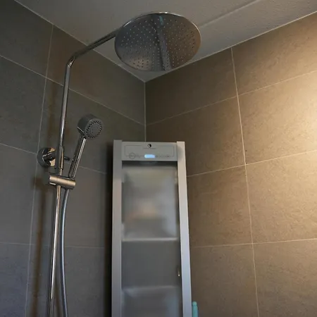 De Brittenburg 4-persoons, Finse Sauna, Hottub, Sunshower, Grote Zonnige Omheinde Tuin, Wifi En Huisdier Vriendelijk *