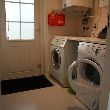 De Brittenburg 4-persoons, Finse Sauna, Hottub, Sunshower, Grote Zonnige Omheinde Tuin, Wifi En Huisdier Vriendelijk * Lievelde