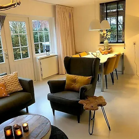 De Brittenburg 4-persoons, Finse Sauna, Hottub, Sunshower, Grote Zonnige Omheinde Tuin, Wifi En Huisdier Vriendelijk