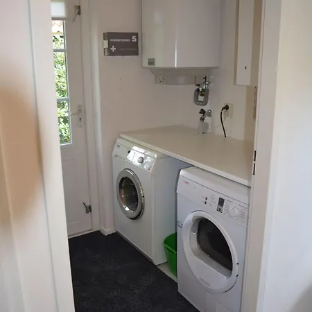 De Brittenburg 4-persoons, Finse Sauna, Hottub, Sunshower, Grote Zonnige Omheinde Tuin, Wifi En Huisdier Vriendelijk