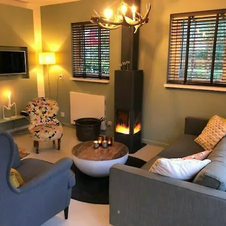 De Brittenburg 4-persoons, Finse Sauna, Hottub, Sunshower, Grote Zonnige Omheinde Tuin, Wifi En Huisdier Vriendelijk *