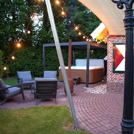 De Brittenburg 4-persoons, Finse Sauna, Hottub, Sunshower, Grote Zonnige Omheinde Tuin, Wifi En Huisdier Vriendelijk *