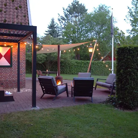 De Brittenburg 4-persoons, Finse Sauna, Hottub, Sunshower, Grote Zonnige Omheinde Tuin, Wifi En Huisdier Vriendelijk Feriehus *