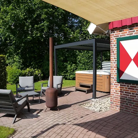 De Brittenburg Met Prive Hottub & Sauna 4-Persoons