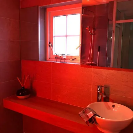 De Brittenburg 4-persoons, Finse Sauna, Hottub, Sunshower, Grote Zonnige Omheinde Tuin, Wifi En Huisdier Vriendelijk Holiday home