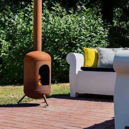 De Brittenburg 4-persoons, Finse Sauna, Hottub, Sunshower, Grote Zonnige Omheinde Tuin, Wifi En Huisdier Vriendelijk Holiday home *