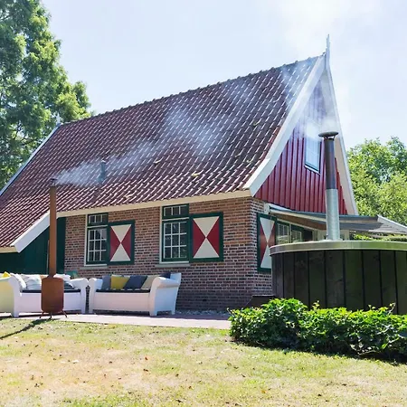 Holiday home De Brittenburg 4-persoons, Finse Sauna, Hottub, Sunshower, Grote Zonnige Omheinde Tuin, Wifi En Huisdier Vriendelijk