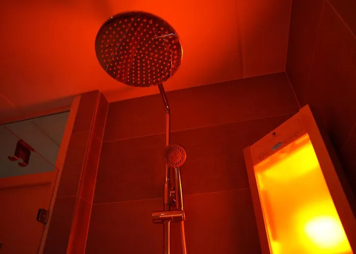 Semesterbostad De Brittenburg 4-persoons, Finse Sauna, Hottub, Sunshower, Grote Zonnige Omheinde Tuin, Wifi En Huisdier Vriendelijk