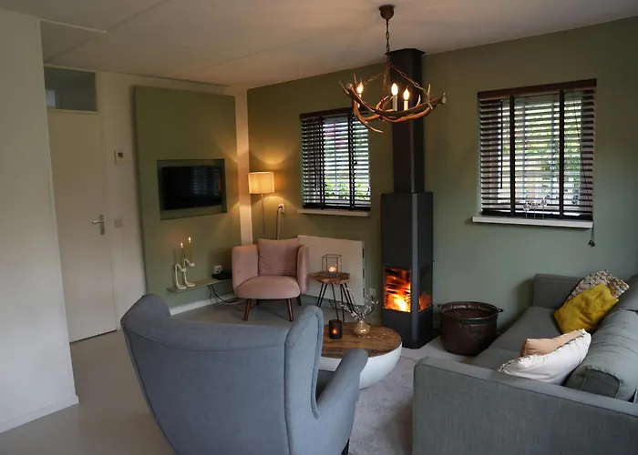 De Brittenburg 4-persoons, Finse Sauna, Hottub, Sunshower, Grote Zonnige Omheinde Tuin, Wifi En Huisdier Vriendelijk