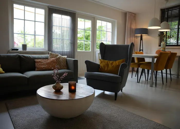 De Brittenburg 4-persoons, Finse Sauna, Hottub, Sunshower, Grote Zonnige Omheinde Tuin, Wifi En Huisdier Vriendelijk Holiday home Lievelde