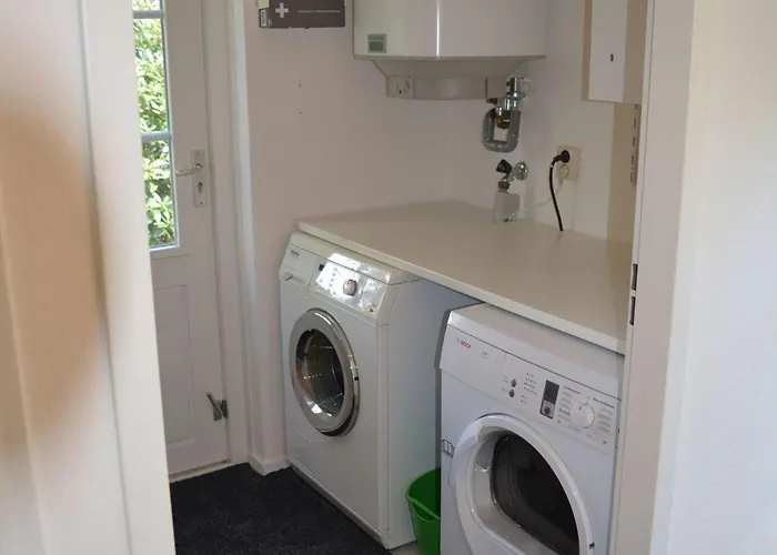 De Brittenburg 4-persoons, Finse Sauna, Hottub, Sunshower, Grote Zonnige Omheinde Tuin, Wifi En Huisdier Vriendelijk