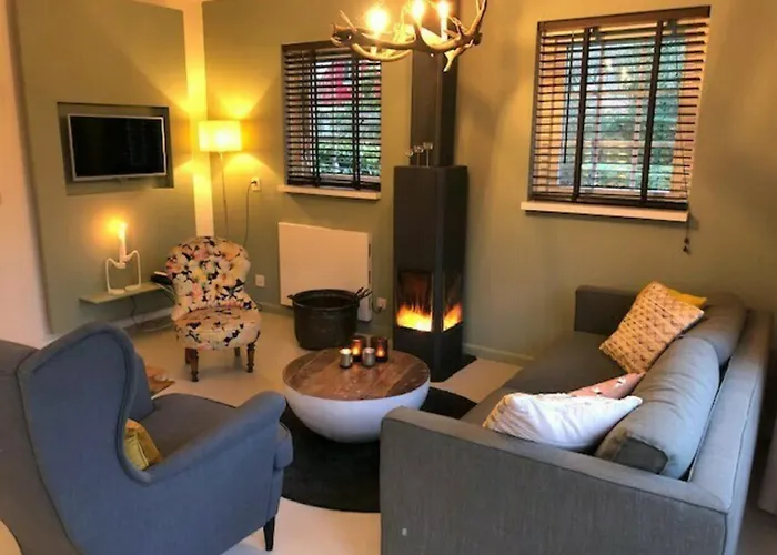 De Brittenburg 4-persoons, Finse Sauna, Hottub, Sunshower, Grote Zonnige Omheinde Tuin, Wifi En Huisdier Vriendelijk *