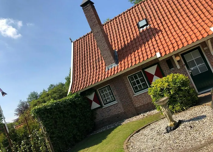 De Brittenburg 4-persoons, Finse Sauna, Hottub, Sunshower, Grote Zonnige Omheinde Tuin, Wifi En Huisdier Vriendelijk