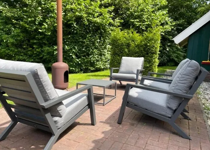 De Brittenburg 4-persoons, Finse Sauna, Hottub, Sunshower, Grote Zonnige Omheinde Tuin, Wifi En Huisdier Vriendelijk * Lievelde