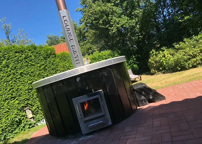 De Brittenburg 4-persoons, Finse Sauna, Hottub, Sunshower, Grote Zonnige Omheinde Tuin, Wifi En Huisdier Vriendelijk Semesterbostad