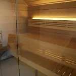 De Brittenburg 4-persoons, Finse Sauna, Hottub, Sunshower, Grote Zonnige Omheinde Tuin, Wifi En Huisdier Vriendelijk * Lievelde