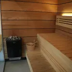 De Brittenburg 4-persoons, Finse Sauna, Hottub, Sunshower, Grote Zonnige Omheinde Tuin, Wifi En Huisdier Vriendelijk Lievelde