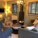 De Brittenburg 4-persoons, Finse Sauna, Hottub, Sunshower, Grote Zonnige Omheinde Tuin, Wifi En Huisdier Vriendelijk *