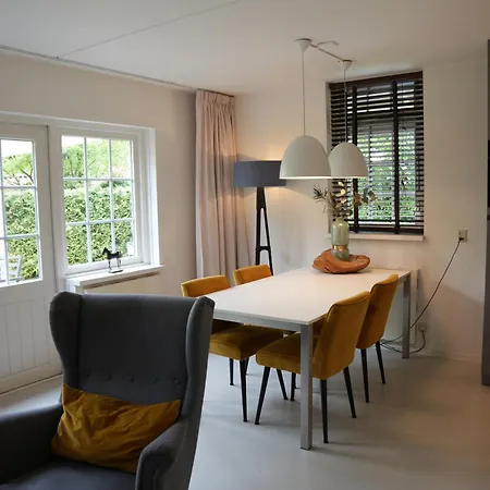 펜션 De Brittenburg 4-persoons, Finse Sauna, Hottub, Sunshower, Grote Zonnige Omheinde Tuin, Wifi En Huisdier Vriendelijk 리벨드