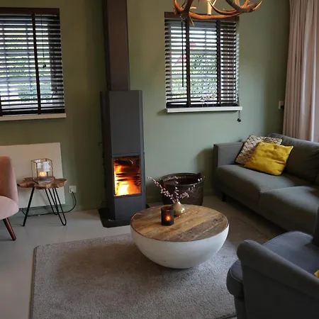 De Brittenburg 4-persoons, Finse Sauna, Hottub, Sunshower, Grote Zonnige Omheinde Tuin, Wifi En Huisdier Vriendelijk *