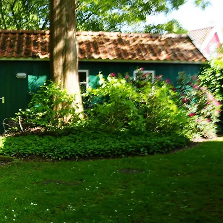 De Brittenburg 4-persoons, Finse Sauna, Hottub, Sunshower, Grote Zonnige Omheinde Tuin, Wifi En Huisdier Vriendelijk Nyaraló