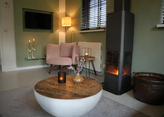 De Brittenburg 4-persoons, Finse Sauna, Hottub, Sunshower, Grote Zonnige Omheinde Tuin, Wifi En Huisdier Vriendelijk 펜션 *