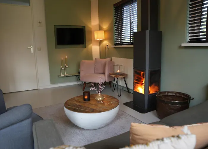 De Brittenburg 4-persoons, Finse Sauna, Hottub, Sunshower, Grote Zonnige Omheinde Tuin, Wifi En Huisdier Vriendelijk *