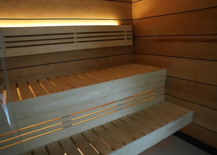 De Brittenburg 4-persoons, Finse Sauna, Hottub, Sunshower, Grote Zonnige Omheinde Tuin, Wifi En Huisdier Vriendelijk *