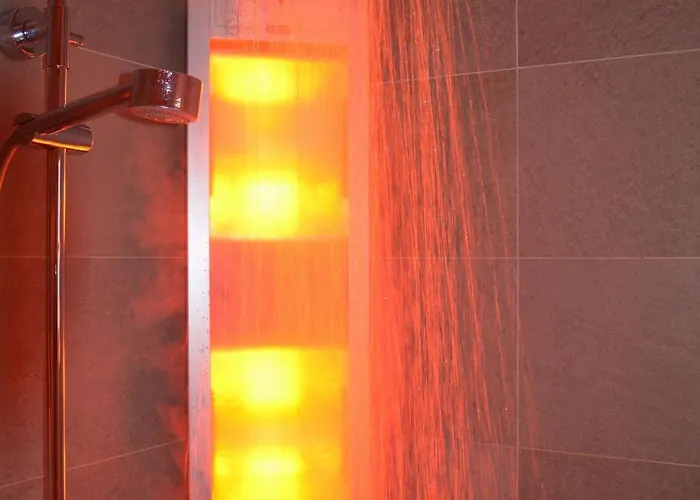 De Brittenburg 4-persoons, Finse Sauna, Hottub, Sunshower, Grote Zonnige Omheinde Tuin, Wifi En Huisdier Vriendelijk 펜션 *