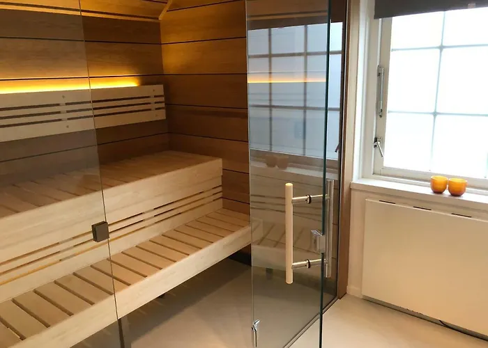 De Brittenburg 4-persoons, Finse Sauna, Hottub, Sunshower, Grote Zonnige Omheinde Tuin, Wifi En Huisdier Vriendelijk *